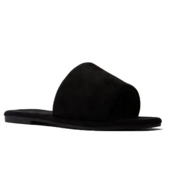 !! NEW !! Super Soft Slide Sandals in Black - Picture 5 of 9